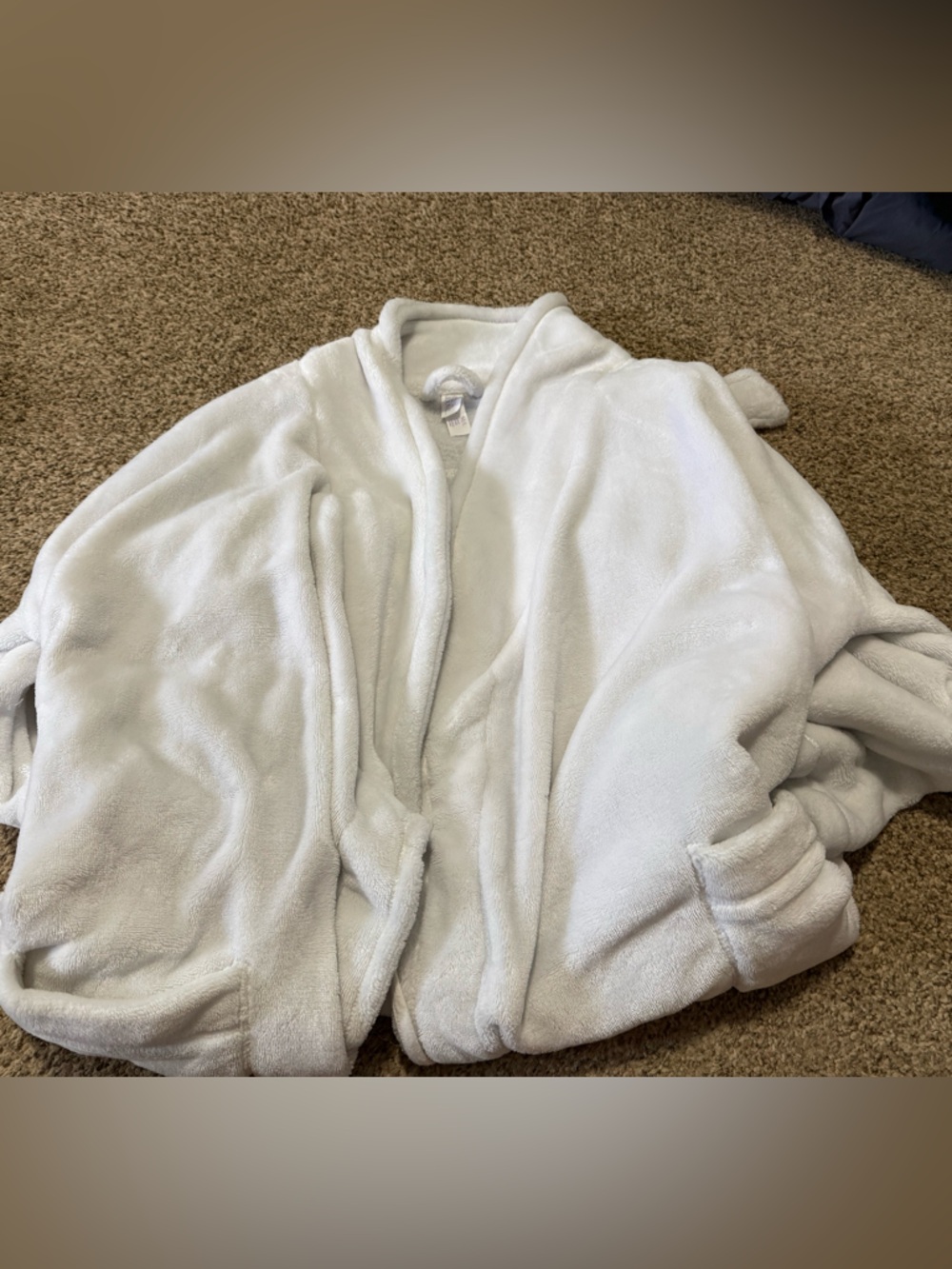 stars above Plush Hooded Robe in Soft White